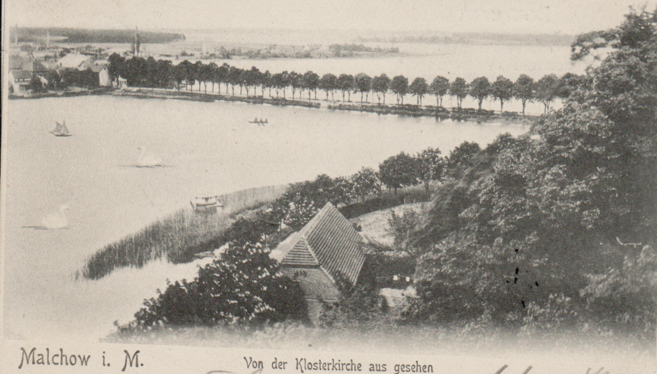 Der Erddamm von der Klosterkirche aus gesehen, &copy; Tourist-Information Malchow