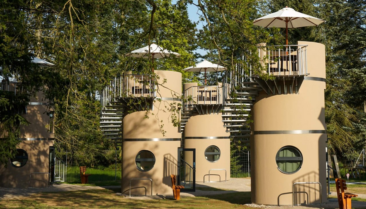 Außenansicht der Hoteltürme vom slube in Krakow am See, © slube Außenansicht der Hoteltürme vom slube in Krakow am See, © slube