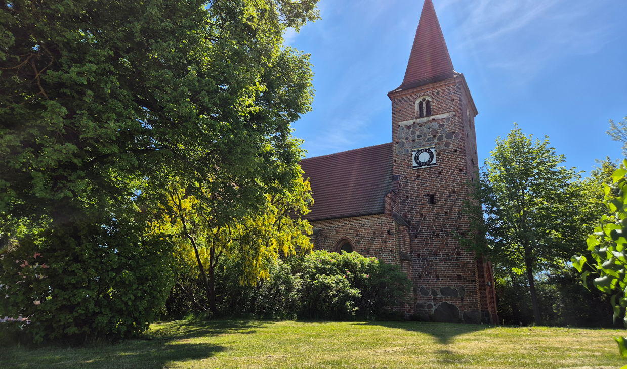 Kirche Gielow, &copy; Gina Schulenberg
