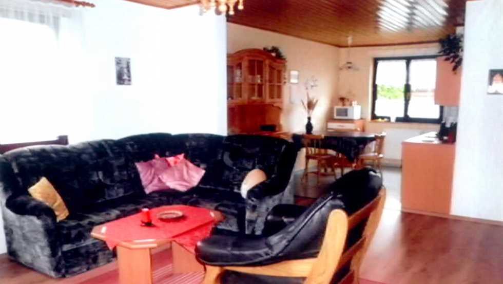 Das gemütliche Wohnzimmer lädt zum Verweilen ein. // © Ferienwohnung Groß Das gemütliche Wohnzimmer lädt zum Verweilen ein. // © Ferienwohnung Groß