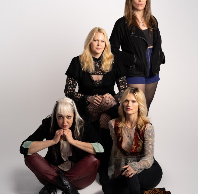 &ndash; die rein weibliche Powerband, die als beliebteste Black Sabbath-Tribute-Band der Welt gefeiert wird &ndash; // &copy; John Travis