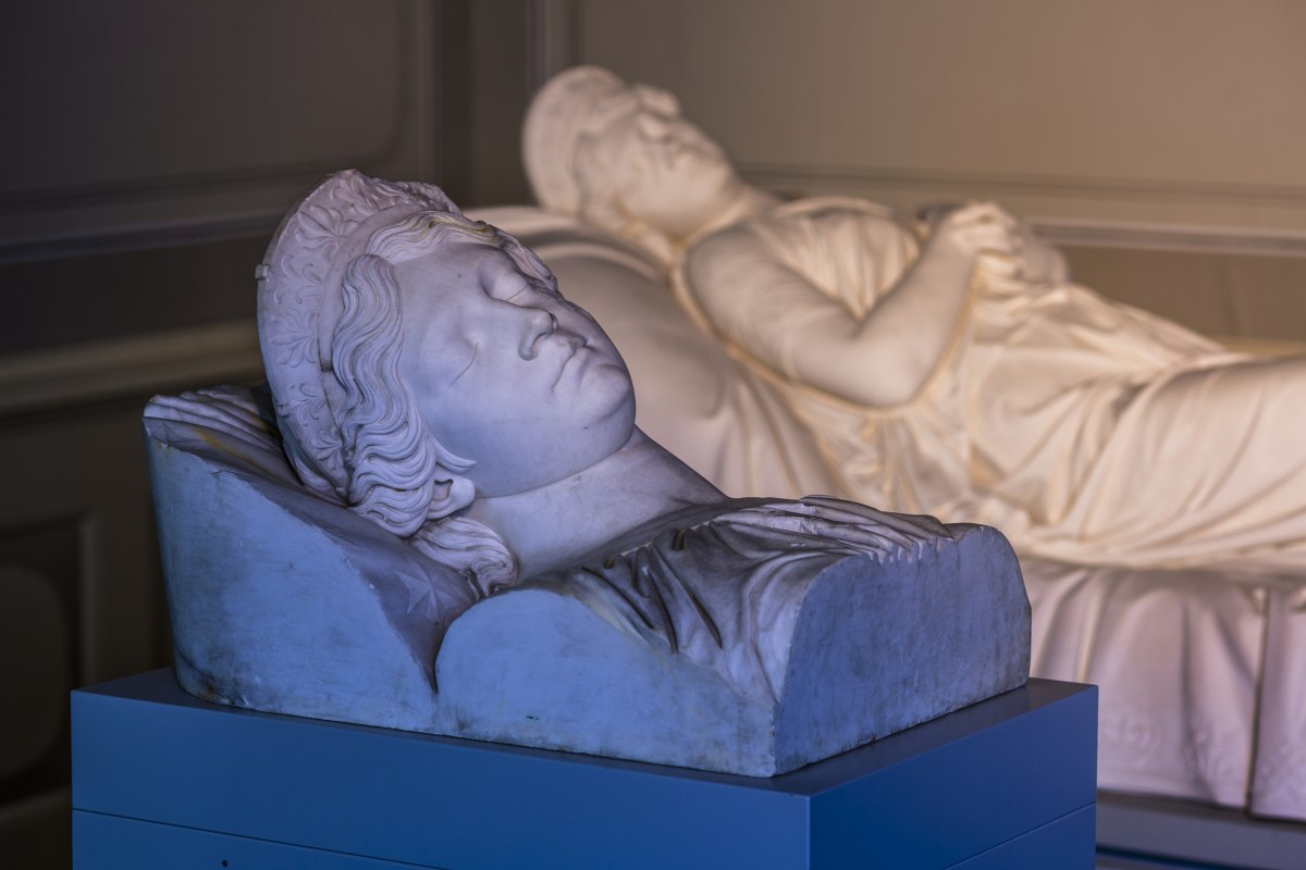 Buste van koningin Louise in het Louizamonument in het paleis Hohenzieritz // &copy; SSGK MV / Timm Allrich