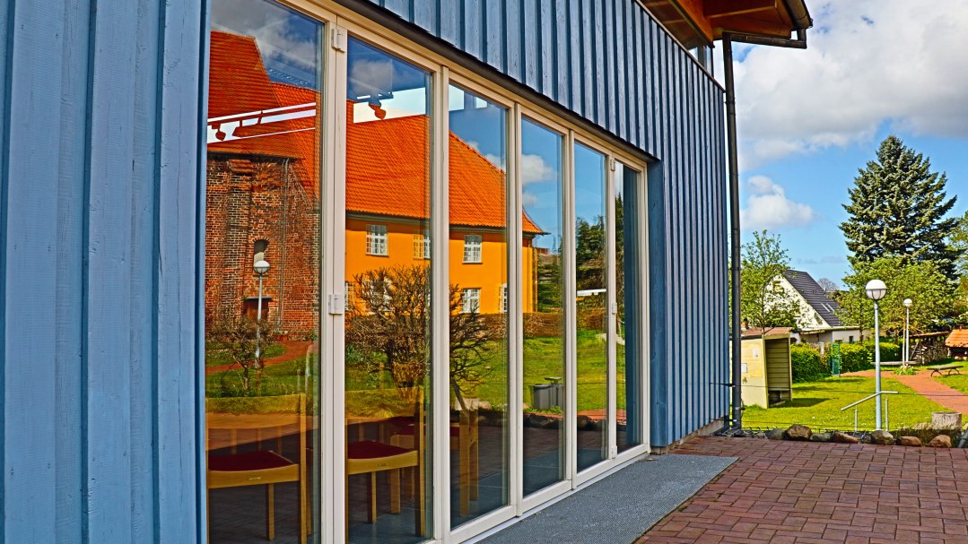 bibelzentrum_barth_-_blaues_gebaeude1, &copy; Hans-Joachim Meusel