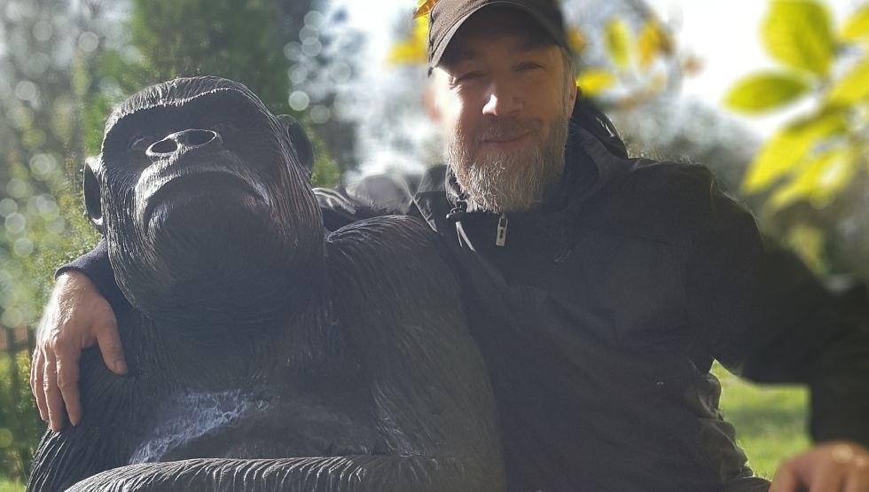 Gorilla aus Eichenholz, &copy; Ronny Frey