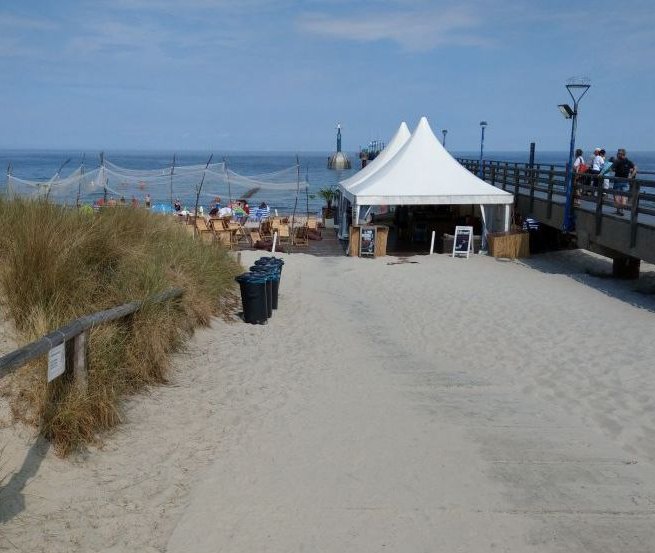 Barrierefreier Strandzugang an der Seebrücke in Zingst // © TV FDZ Barrierefreier Strandzugang an der Seebrücke in Zingst // © TV FDZ