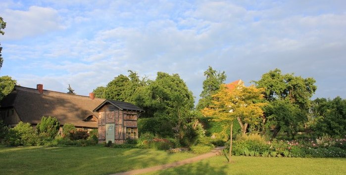 Concertcaf&eacute; in de parochietuin van Starkow // &copy; Backseinkirche und Pfarrgarten e.V.