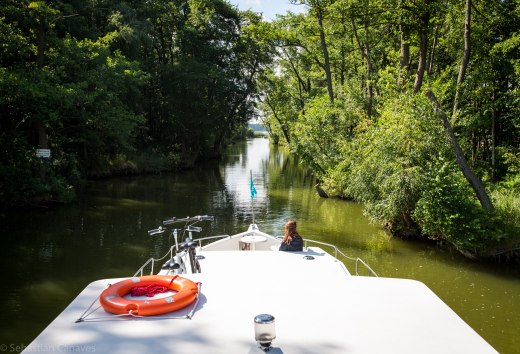 Mit Locaboat durch die Kanäle mit Locaboat // © Sebastian Canaves Mit Locaboat durch die Kanäle mit Locaboat // © Sebastian Canaves