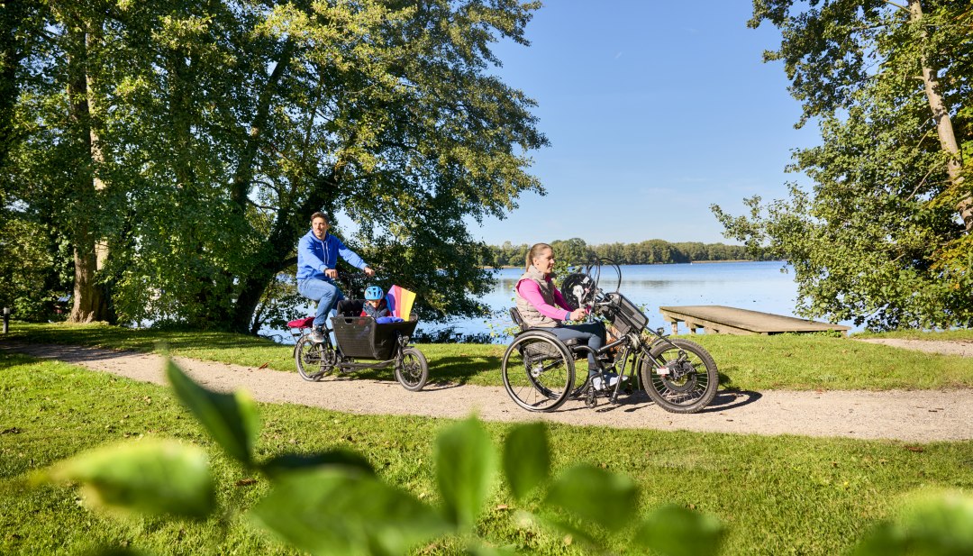 Mit dem Handbike auf Entdeckertour in Mecklenburg-Vorpommern // © DZT/Wegener Mit dem Handbike auf Entdeckertour in Mecklenburg-Vorpommern // © DZT/Wegener