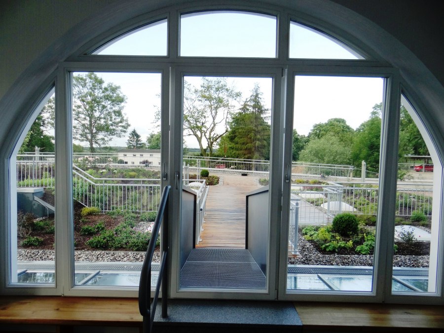 Unser 1800m² großer Wellnessbereich ist mit einem Erlebnisbecken, einem Klangbecken, einem Soleaußenbecken und einem Kinderbecken ausgestattet., © Gutshaus Liepen, Stefan Wollert Unser 1800m² großer Wellnessbereich ist mit einem Erlebnisbecken, einem Klangbecken, einem Soleaußenbecken und einem Kinderbecken ausgestattet., © Gutshaus Liepen, Stefan Wollert