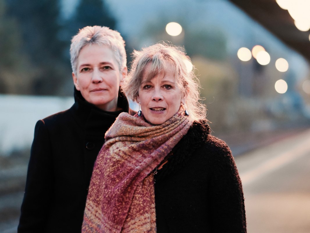 2 S t i m m e n. 1 K o n z e r t. | Annett Kuhr & Sue Sheehan (D/USA), © Charlotte Hartwell 2 S t i m m e n. 1 K o n z e r t. | Annett Kuhr & Sue Sheehan (D/USA), © Charlotte Hartwell