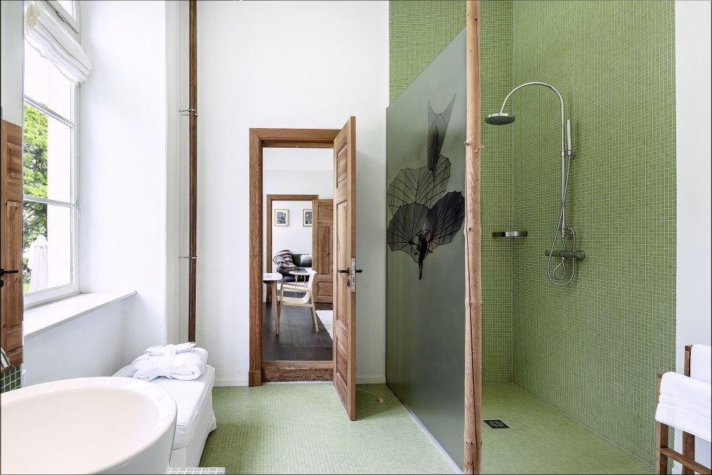 Badzimmer im Kavaliershaus, © Kavaliershaus am Finckener See / Ben Donath Badzimmer im Kavaliershaus, © Kavaliershaus am Finckener See / Ben Donath