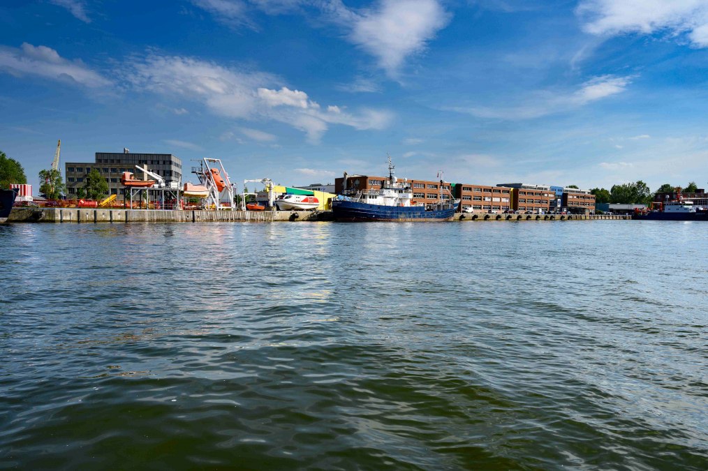 Hotel Am KAI 334 met uitzicht op de Unterwarnow, &copy; Hotel Am KAI 334