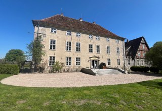 Burg Trechow vom Park. // &copy; Christian Schierning