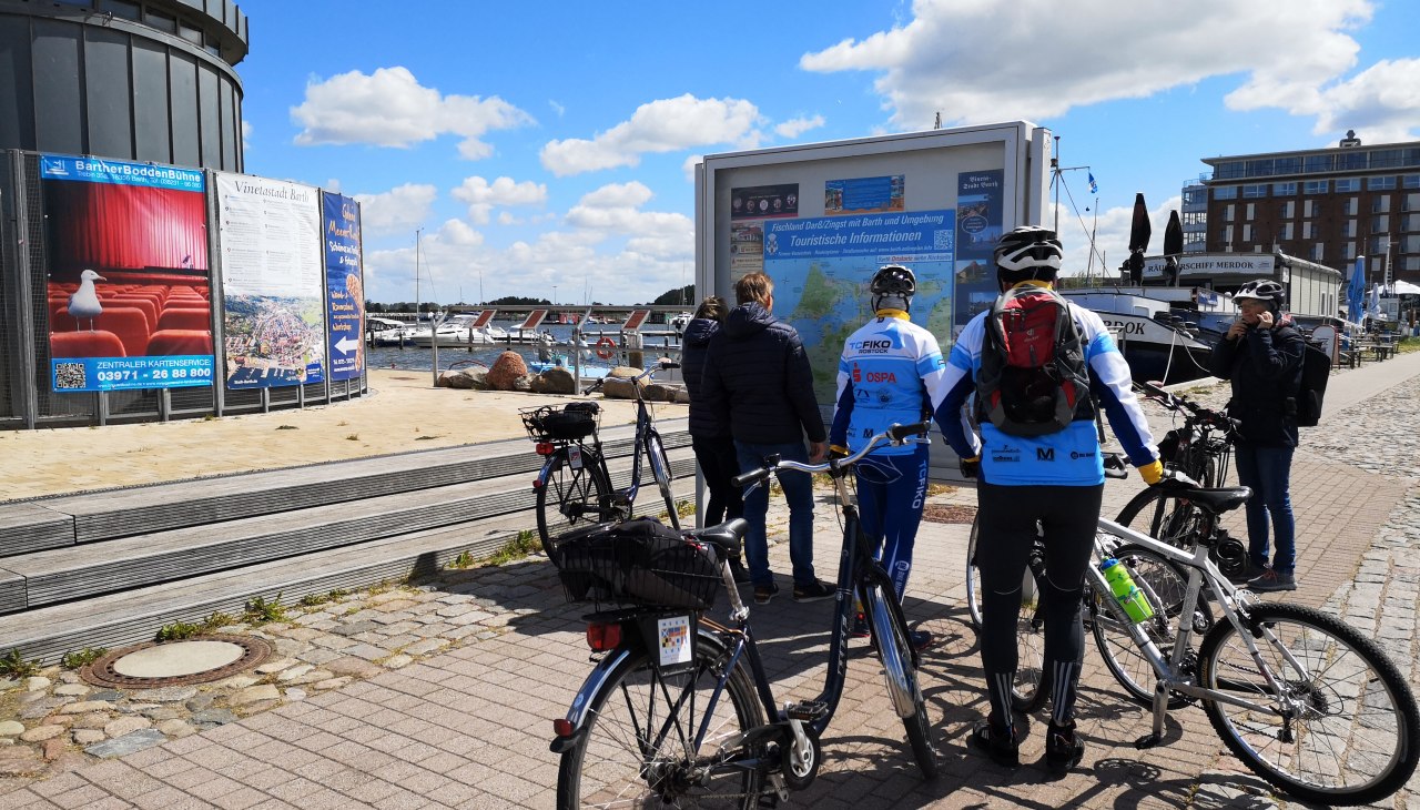 Fietsers in de haven van Barth, © Stadt Barth, Paszehr Fietsers in de haven van Barth, © Stadt Barth, Paszehr