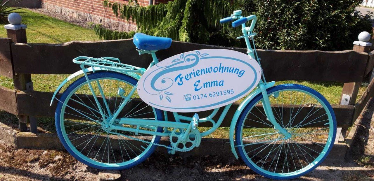 Das Werbefahrad vor der Ferienwohnung "Emma" // © Bärbel Kuhrt Das Werbefahrad vor der Ferienwohnung "Emma" // © Bärbel Kuhrt