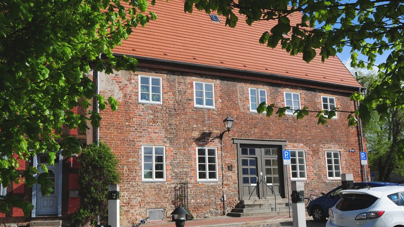 altes-rathaus-01, © Kur- und Tourismus GmbH Waren (Müritz) altes-rathaus-01, © Kur- und Tourismus GmbH Waren (Müritz)