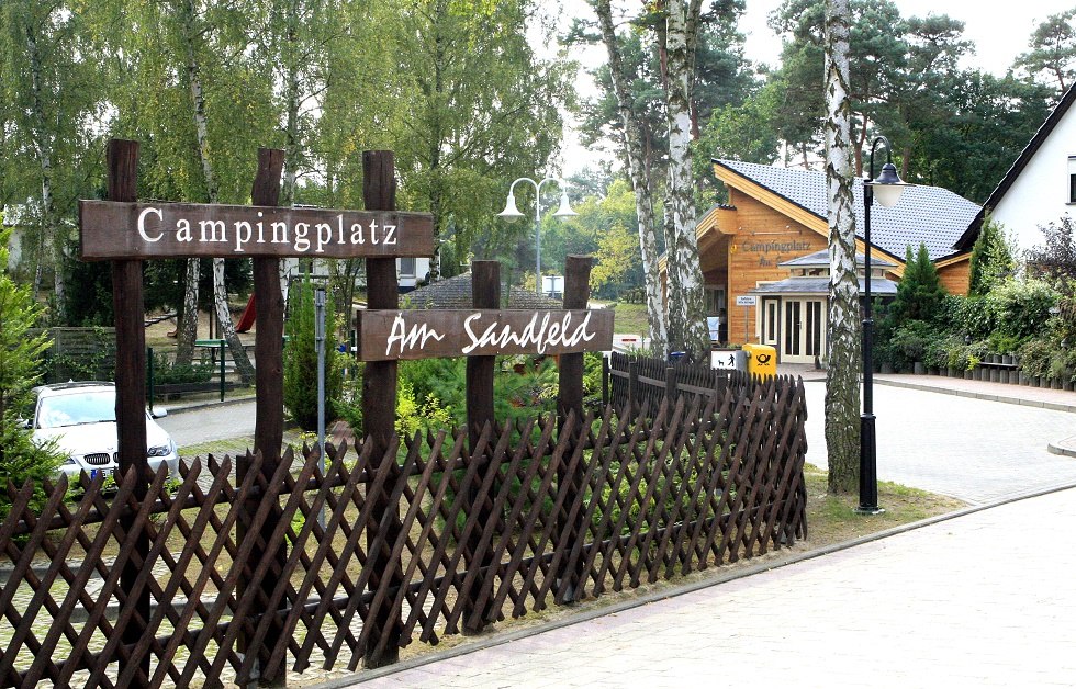 Eingangsbereich zum Campingplatz // &copy; Sabrina Wittkopf-Schade
