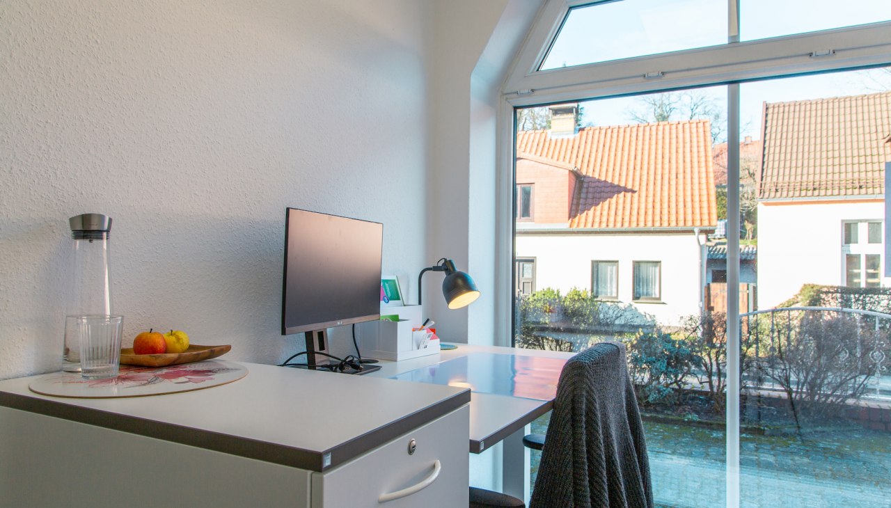 Ein Beispielbüro für entspanntes Arbeiten im Zentrum von Feldberg, © Janosh Sagawe Ein Beispielbüro für entspanntes Arbeiten im Zentrum von Feldberg, © Janosh Sagawe