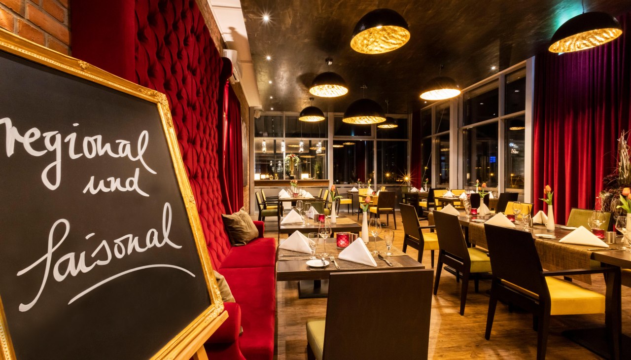 Restaurant im Hotel am Schlosspark, &copy; Christina Czybik