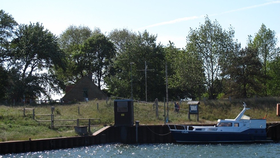 Dagjesmensen bereiken het eiland Ruden via de kleine haven // &copy; MV-T
