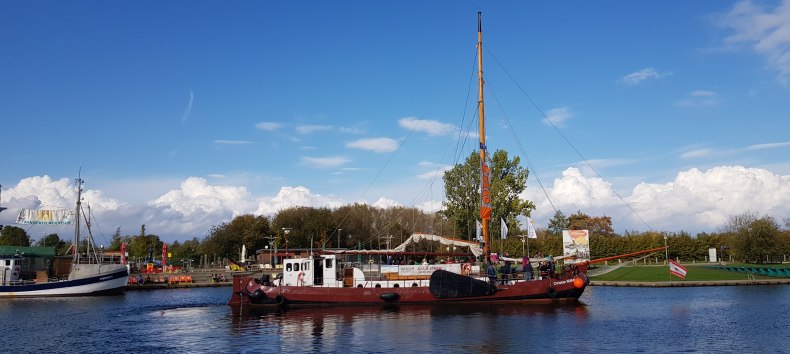 Traditionsschiff auf dem Ryck // &copy; Theres Behnke