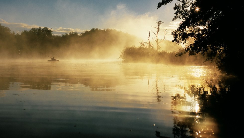Magische Stille und bezaubernde Natursch&ouml;nheit -Bei abendlicher D&auml;mmerung mit dem Kanu auf der Peene // &copy; MV-T/Grundner