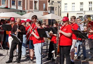 Bl&auml;sermusik auf dem Alten Markt Stralsund // &copy; Mp