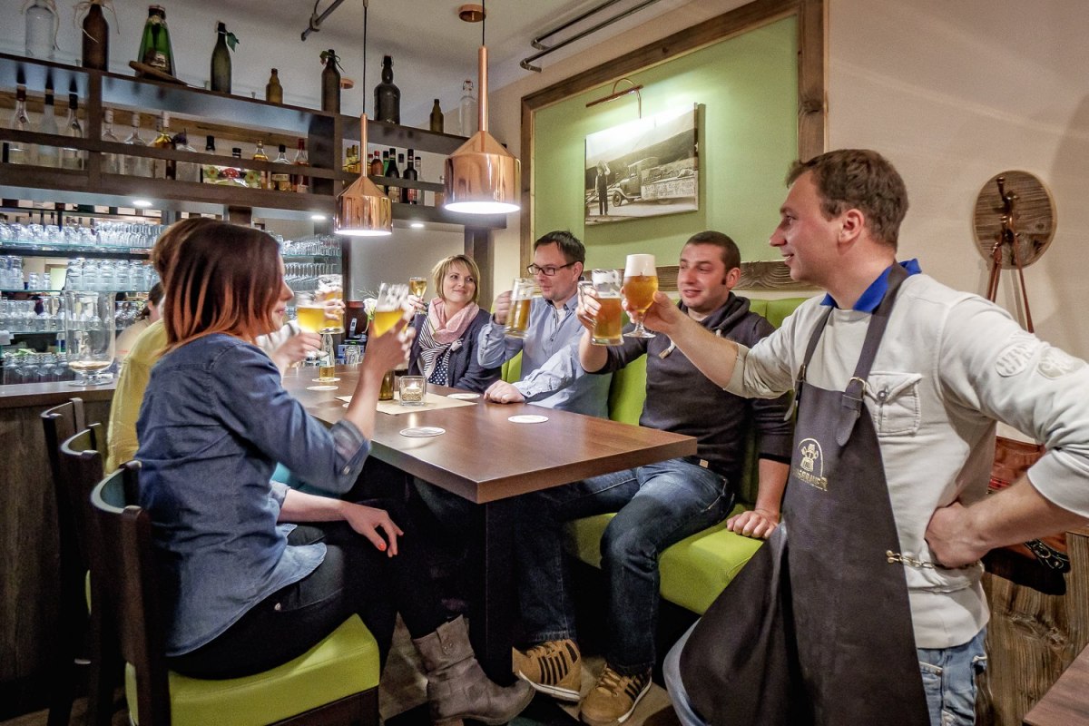 Tevreden gasten zijn de beloning van de brouwer. // &copy; Dar&szlig;er BRAUHAUS