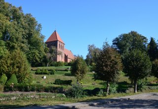 Sint-Petruskerk in Garz op het eiland R&uuml;gen // &copy; Tourismuszentrale R&uuml;gen