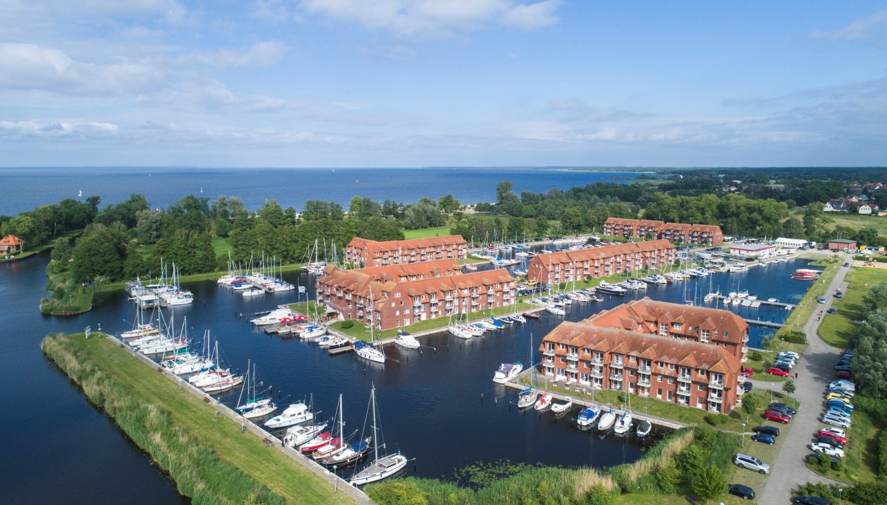 Luftbild Marina mit Blick auf das Stettiner Haff, &copy; Marina-Lagunenstadt