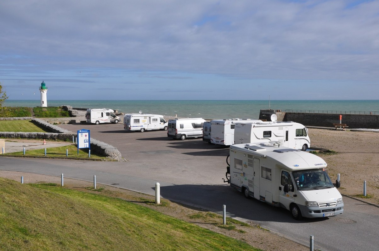 Parkeerplaats voor auto en camper // © Tourist-Info Parkeerplaats voor auto en camper // © Tourist-Info