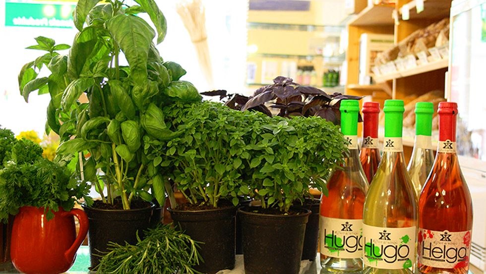 Wir haben eine gro&szlig;e Bandbreite an Produkten: frisch, gek&uuml;hlt, tiefgek&uuml;hlt, haltbar., &copy; Jean M&uuml;ller