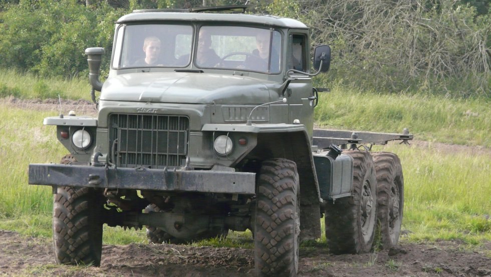 Fahren Sie selbst einen russischen Gelände-LKW! // © Technik-Verein Pütnitz Fahren Sie selbst einen russischen Gelände-LKW! // © Technik-Verein Pütnitz