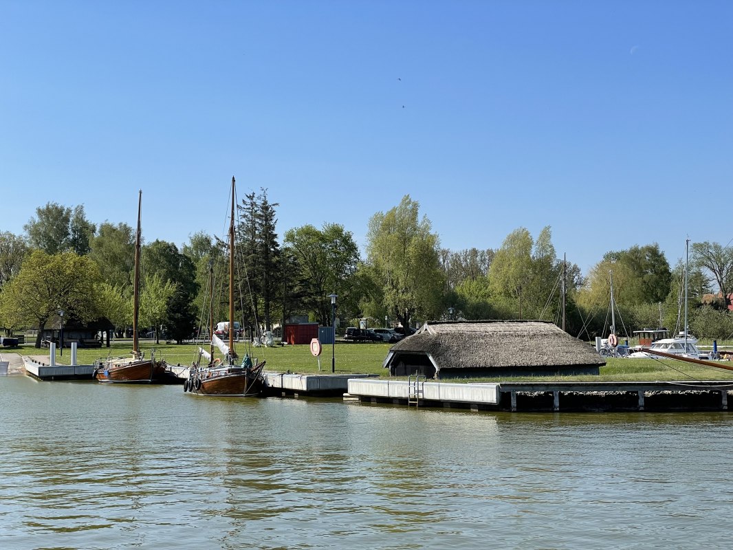 Oud boothuis // &copy; Tourismuszentrale S&uuml;dliche Boddenk&uuml;ste