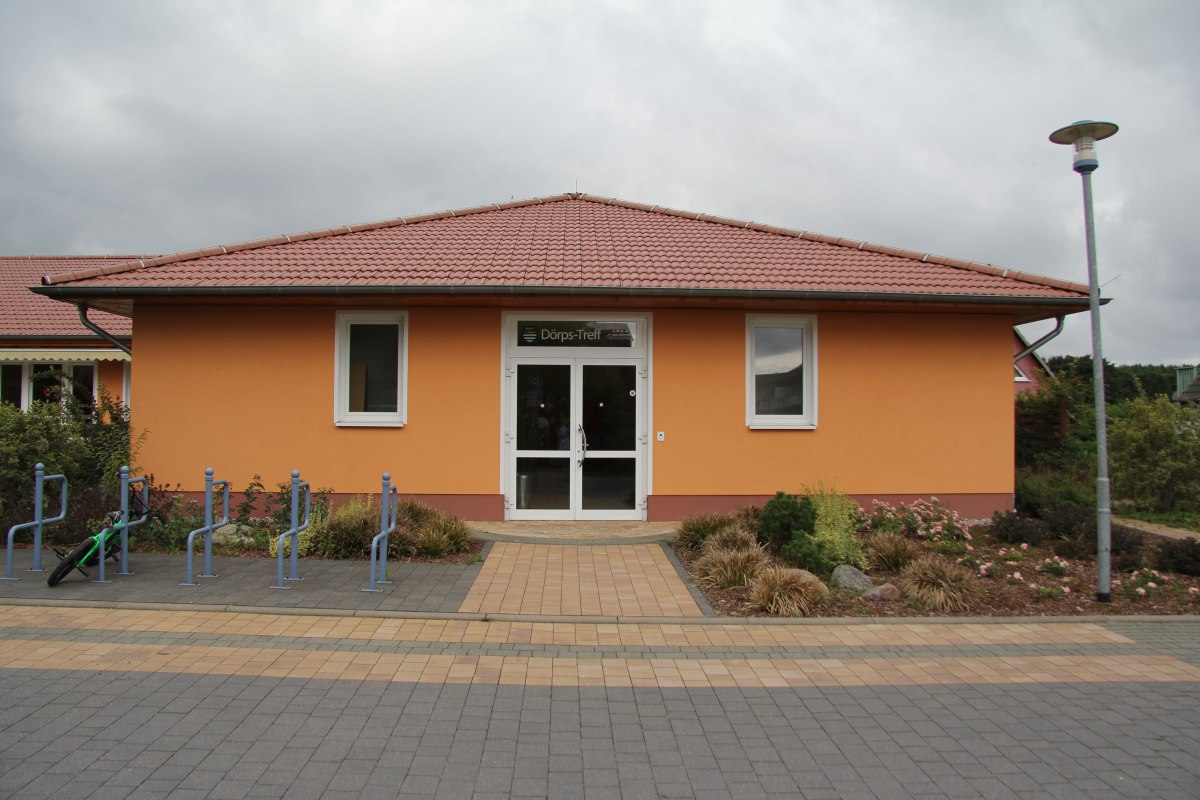 Bernsteinschleifen mit dem Bernsteinexperten Thomas Reich, © Dörps-Treff Bernsteinschleifen mit dem Bernsteinexperten Thomas Reich, © Dörps-Treff