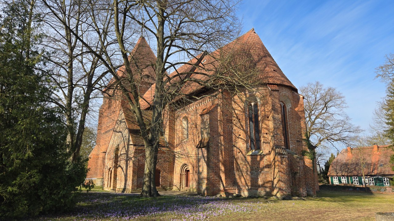 de kerk in L&uuml;bow // &copy; adfc-Schwerin
