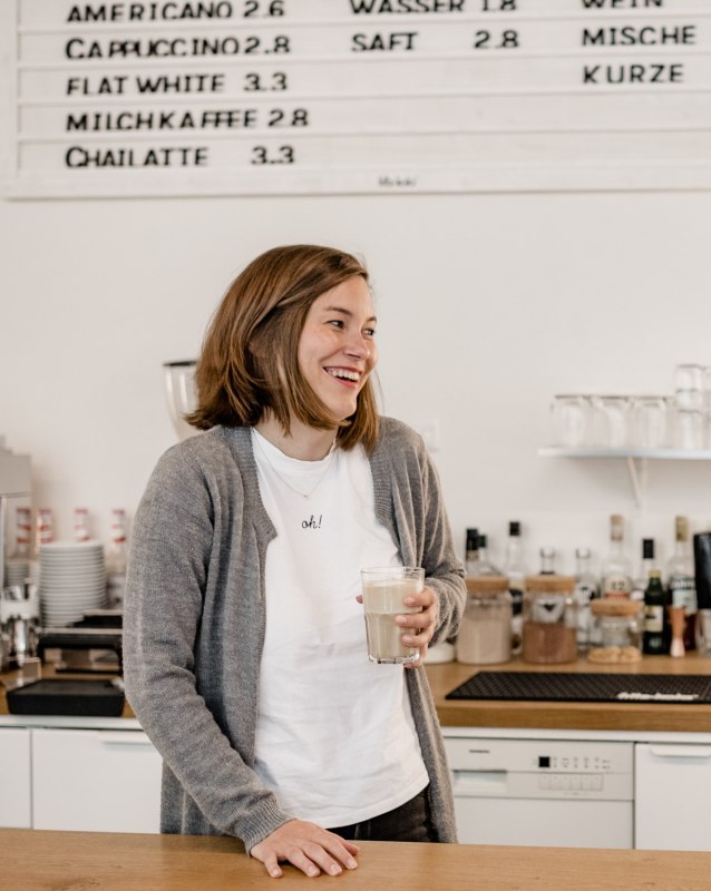 &copy; Co-Working Caf&eacute; tisch