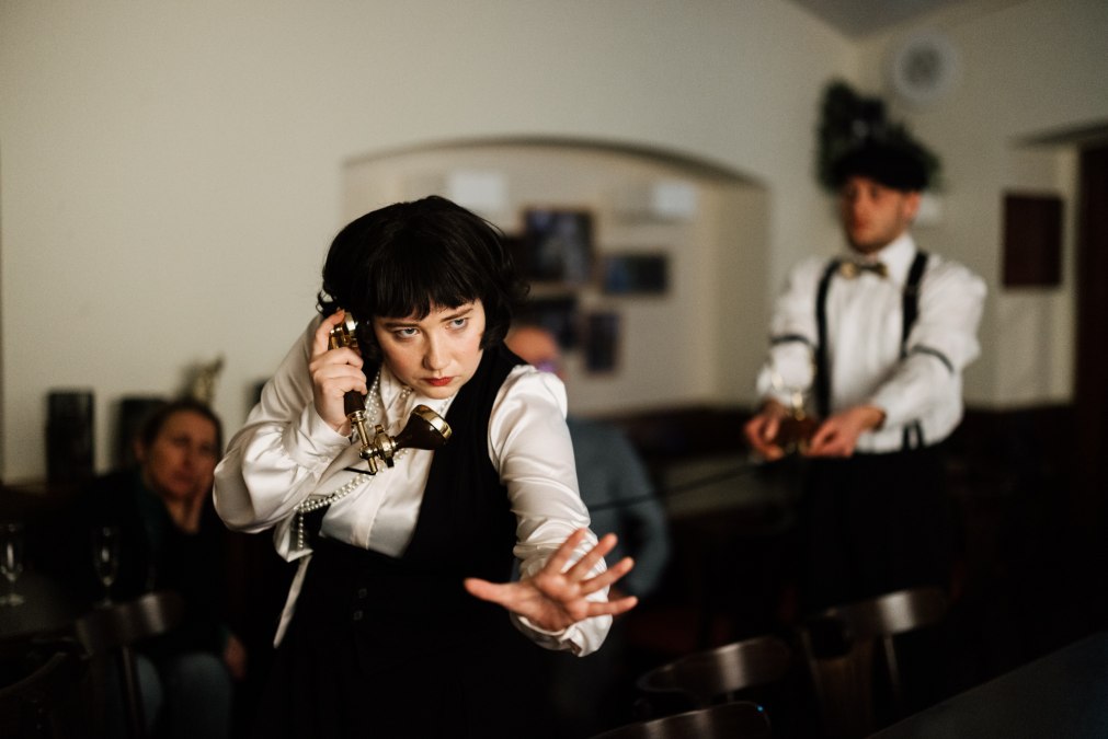 "Noch ein Martini und ich lieg unterm Gastgeber", © TOG (Foto: Theresa Lange) "Noch ein Martini und ich lieg unterm Gastgeber", © TOG (Foto: Theresa Lange)