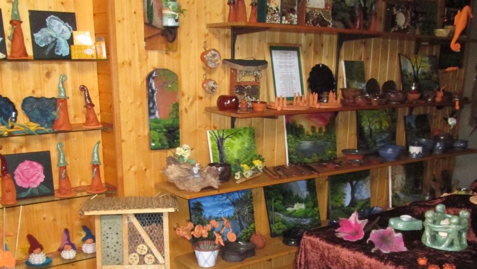 Ausstellungs- und Verkaufsraum der Kreativ- und Bastelscheune Zarrentin, &copy; Karola Flint