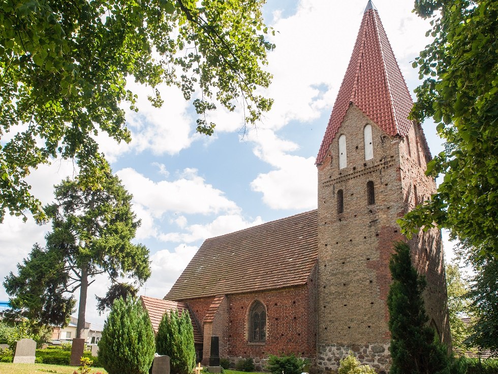 Kerk gefotografeerd vanaf de noordwestelijke kant. // © Frank Burger Kerk gefotografeerd vanaf de noordwestelijke kant. // © Frank Burger