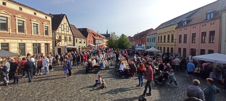Regionalmarkt Plau am See // © J.Sippel Regionalmarkt Plau am See // © J.Sippel