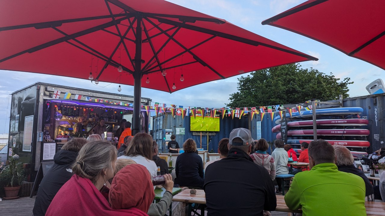 kitesafe.de BeachBar - Public Viewing // © kitesafe.de kitesafe.de BeachBar - Public Viewing // © kitesafe.de