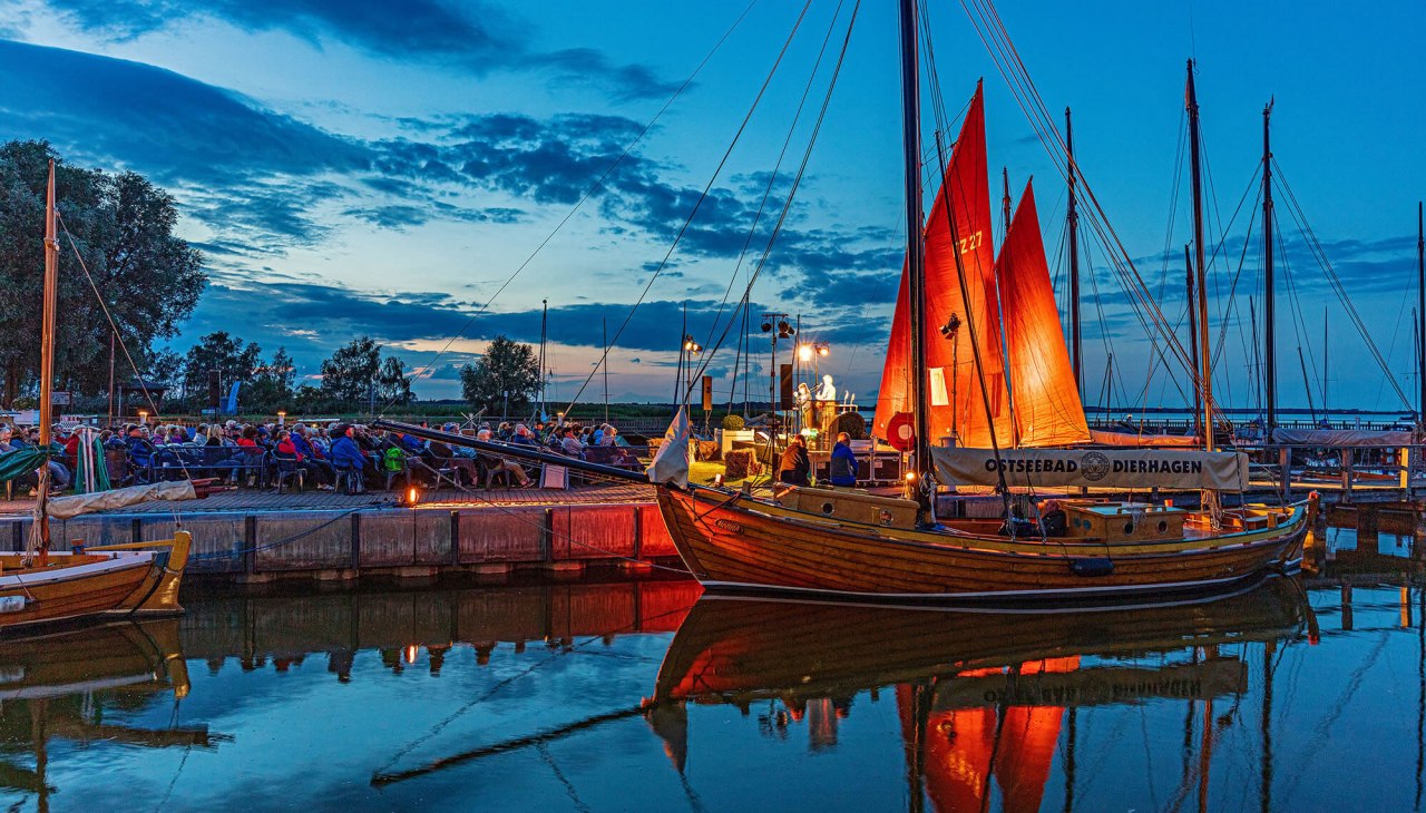 Konzert der Reihe "Naturklänge", © Naturklänge Ostseebad Dierhagen.jpg Konzert der Reihe "Naturklänge", © Naturklänge Ostseebad Dierhagen.jpg