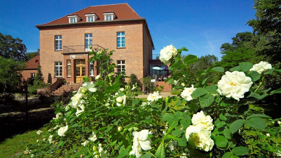 2000 Rosen in über 200 Sorten im Rosengarten vom Gutshaus Gottin // © Mecklenburger ParkLand 2000 Rosen in über 200 Sorten im Rosengarten vom Gutshaus Gottin // © Mecklenburger ParkLand