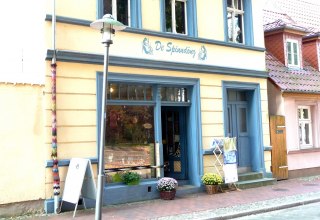 Au&szlig;enansicht des Ladens // &copy; Sabrina Wittkopf-Schade