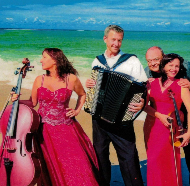 © Classik_Review_bei_Kiki.jpg © Classik_Review_bei_Kiki.jpg