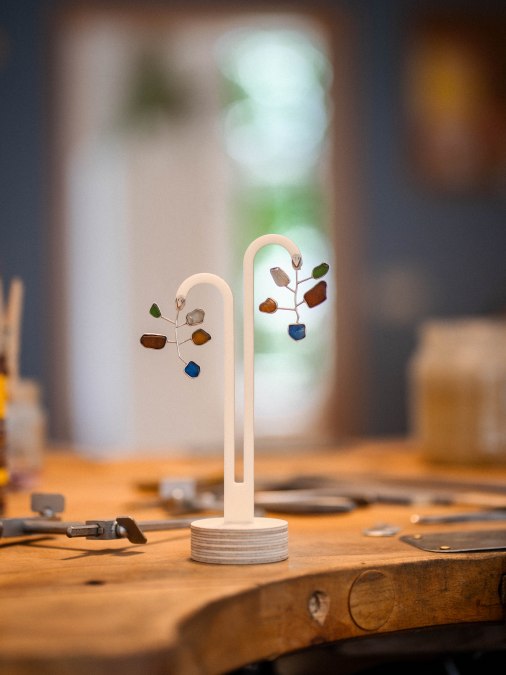 Individuelle Anfertigung: Silberohrschmuck mit selbstgesammelten Glasst&uuml;cken vom Ostseestrand., &copy; Jessica Br&ouml;ckl