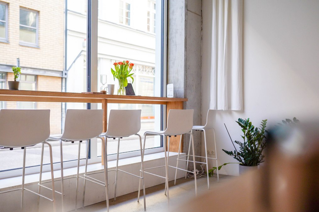 Co-Working Caf&eacute; tisch, &copy; Co-Working Caf&eacute; tisch