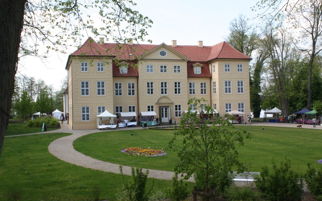 Schloss Mirow, © Foto: Touristinformationen Wesenberg & Mirow, Mecklenburgische Kleinseenplatte Schloss Mirow, © Foto: Touristinformationen Wesenberg & Mirow, Mecklenburgische Kleinseenplatte