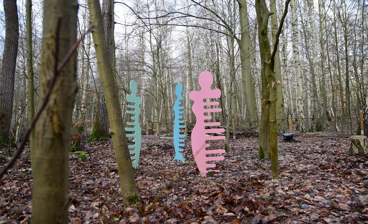 Erinnerungszeichen "Frauen-Kammsilhouetten", © Bianka Bülow Erinnerungszeichen "Frauen-Kammsilhouetten", © Bianka Bülow